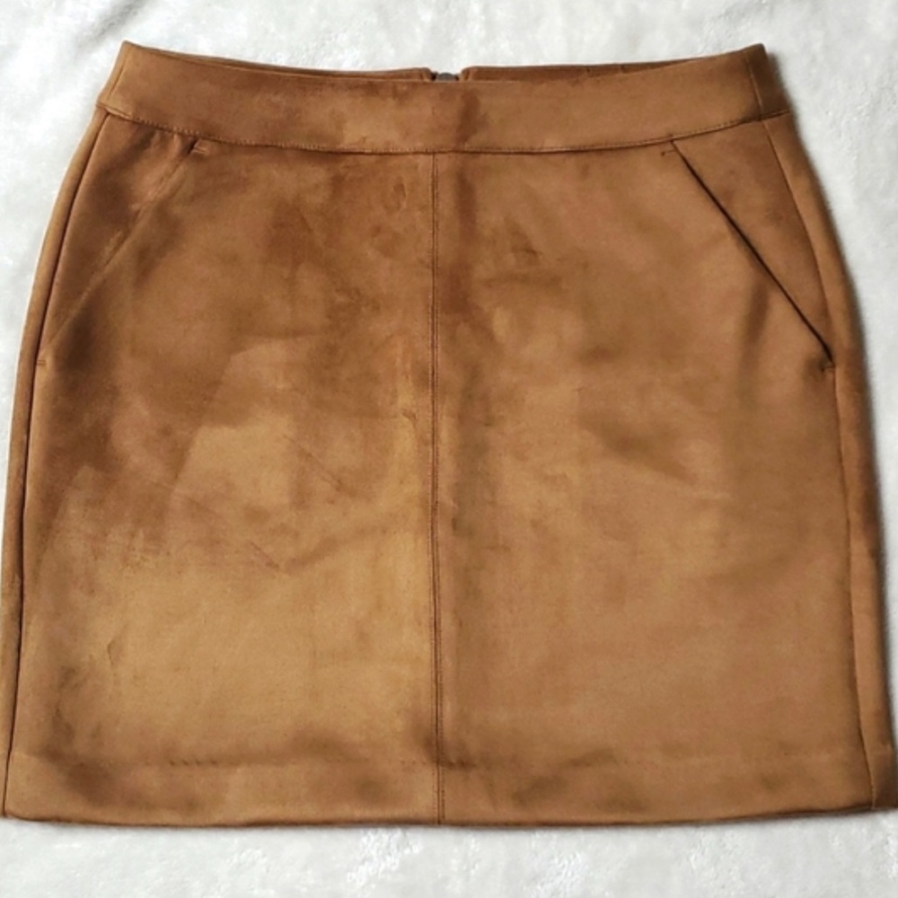Luxurious Vero Moda suede skirt